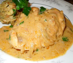 Smothered Chicken & Gravy 041