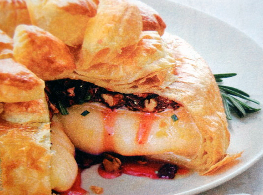 dried-cherries-pecans-and-rosemary-brie-en-croute-10